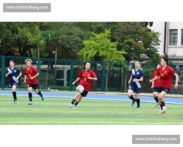 足球之乡杨浦 “杨超” 落幕，黑马登顶六组桂冠